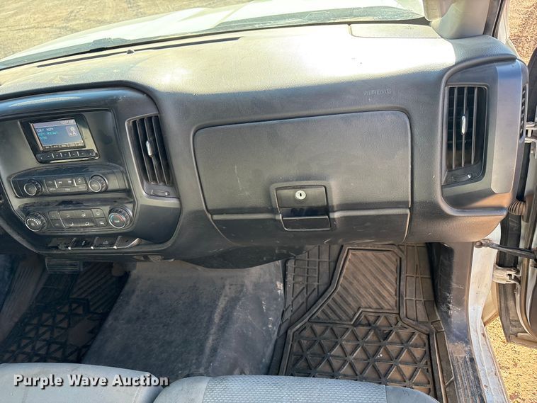 image for item EF6111 2015 Chevrolet Silverado 2500HD Crew Cab pickup truck