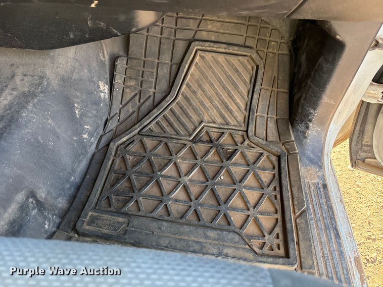 image for item EF6111 2015 Chevrolet Silverado 2500HD Crew Cab pickup truck