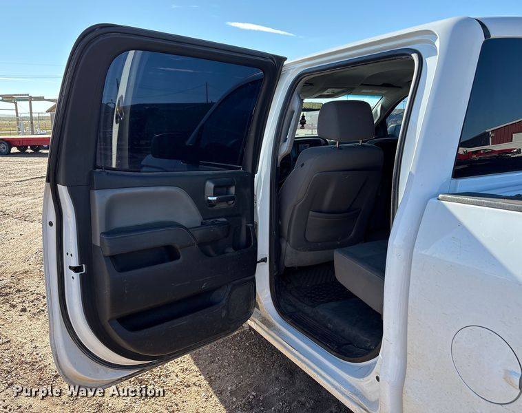 image for item EF6111 2015 Chevrolet Silverado 2500HD Crew Cab pickup truck