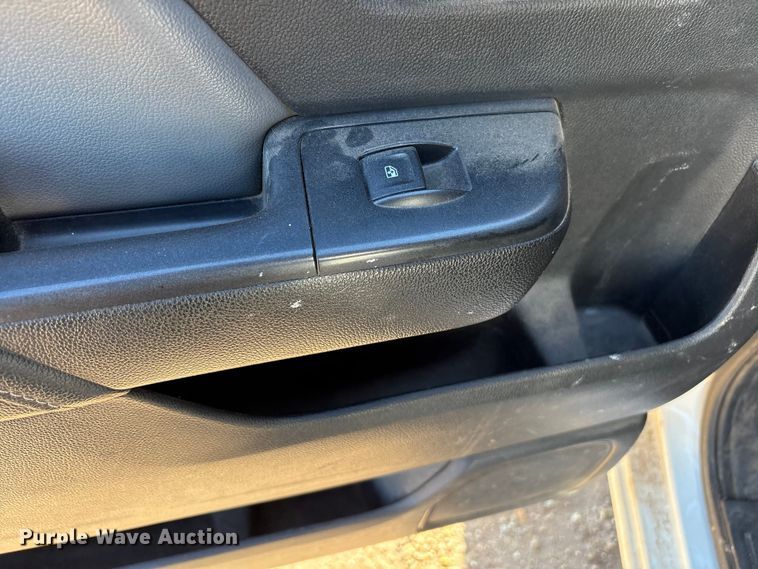 image for item EF6111 2015 Chevrolet Silverado 2500HD Crew Cab pickup truck