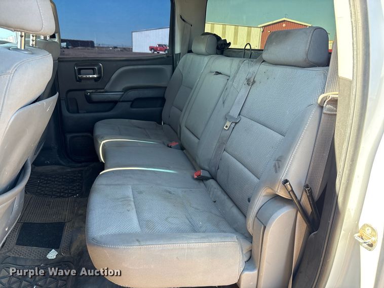 image for item EF6111 2015 Chevrolet Silverado 2500HD Crew Cab pickup truck