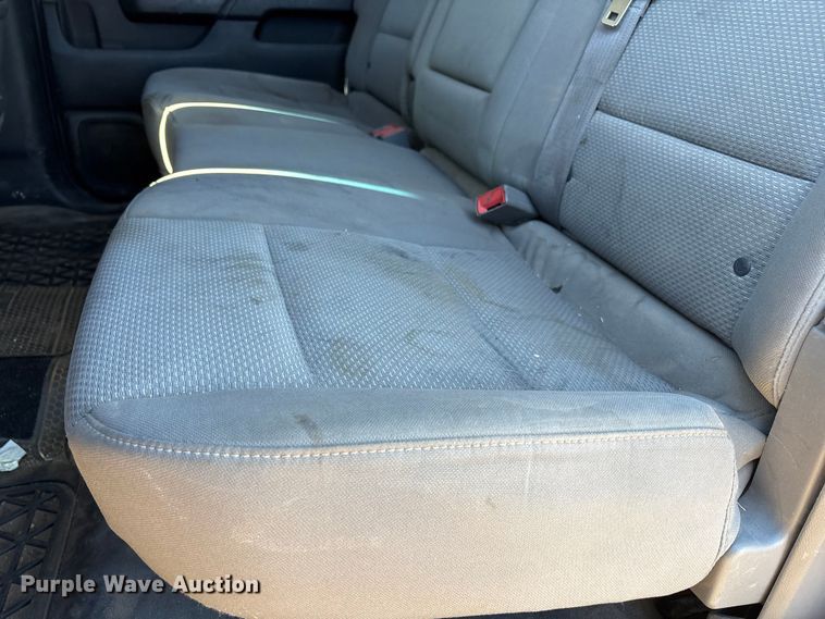 image for item EF6111 2015 Chevrolet Silverado 2500HD Crew Cab pickup truck