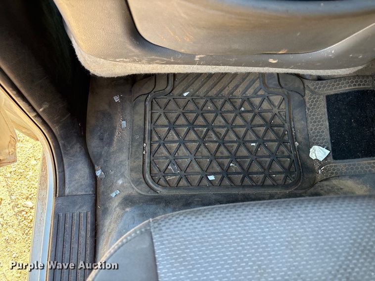 image for item EF6111 2015 Chevrolet Silverado 2500HD Crew Cab pickup truck