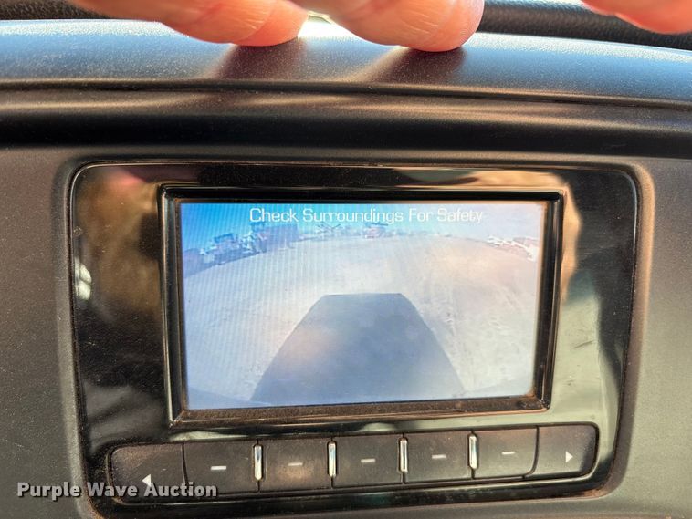 image for item EF6111 2015 Chevrolet Silverado 2500HD Crew Cab pickup truck