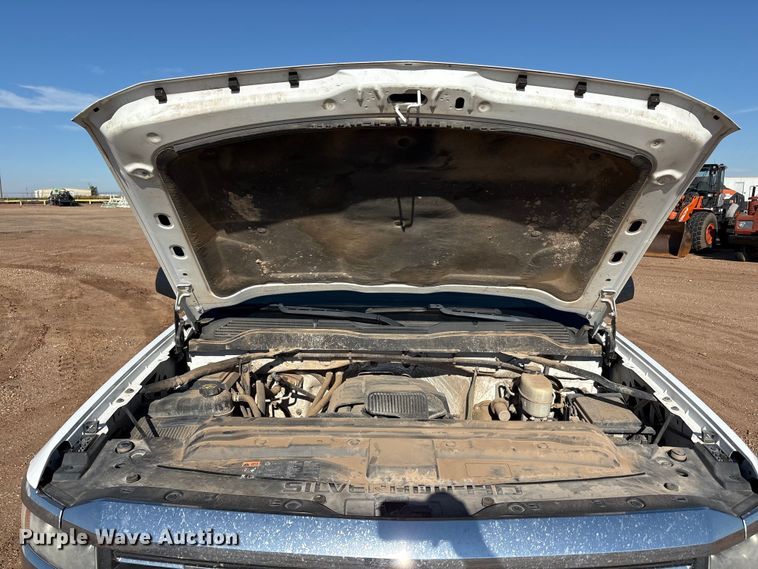 image for item EF6111 2015 Chevrolet Silverado 2500HD Crew Cab pickup truck