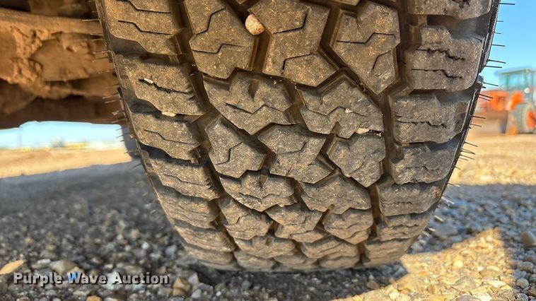 image for item EF6111 2015 Chevrolet Silverado 2500HD Crew Cab pickup truck