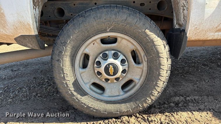 image for item EF6111 2015 Chevrolet Silverado 2500HD Crew Cab pickup truck