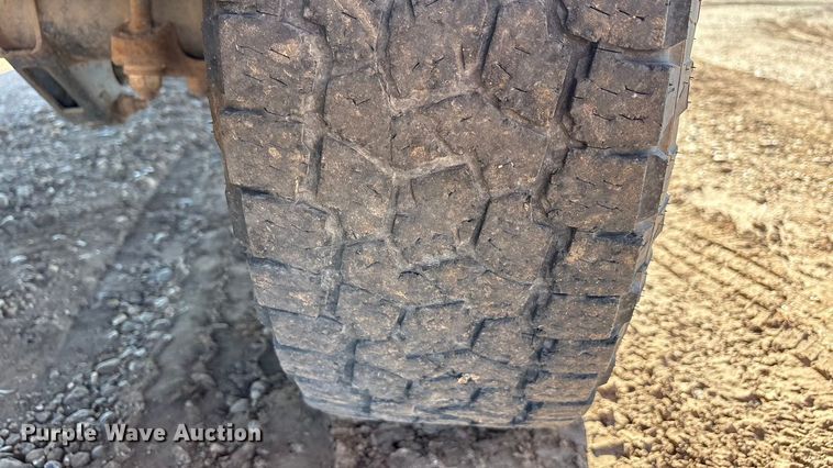 image for item EF6111 2015 Chevrolet Silverado 2500HD Crew Cab pickup truck