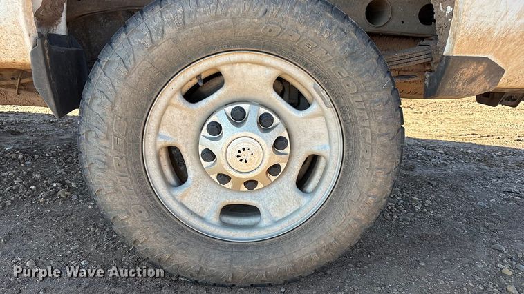 image for item EF6111 2015 Chevrolet Silverado 2500HD Crew Cab pickup truck