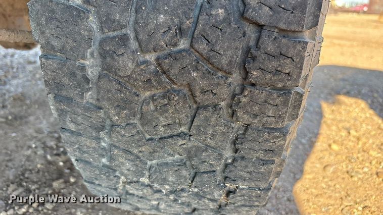 image for item EF6111 2015 Chevrolet Silverado 2500HD Crew Cab pickup truck