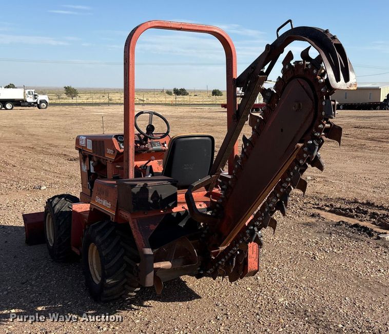 image for item EF6113 1995 Ditch Witch 3610 trencher
