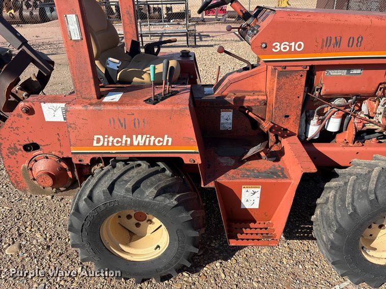 image for item EF6113 1995 Ditch Witch 3610 trencher