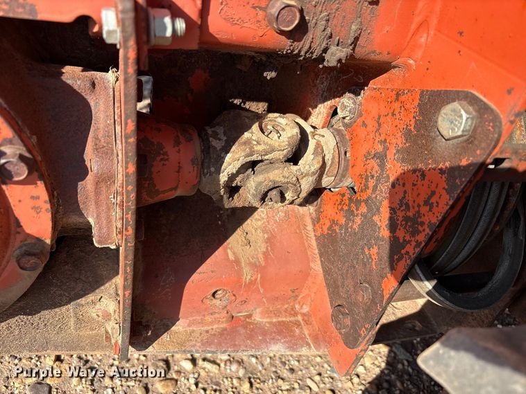 image for item EF6113 1995 Ditch Witch 3610 trencher