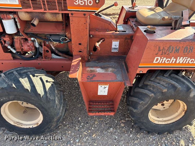 image for item EF6113 1995 Ditch Witch 3610 trencher