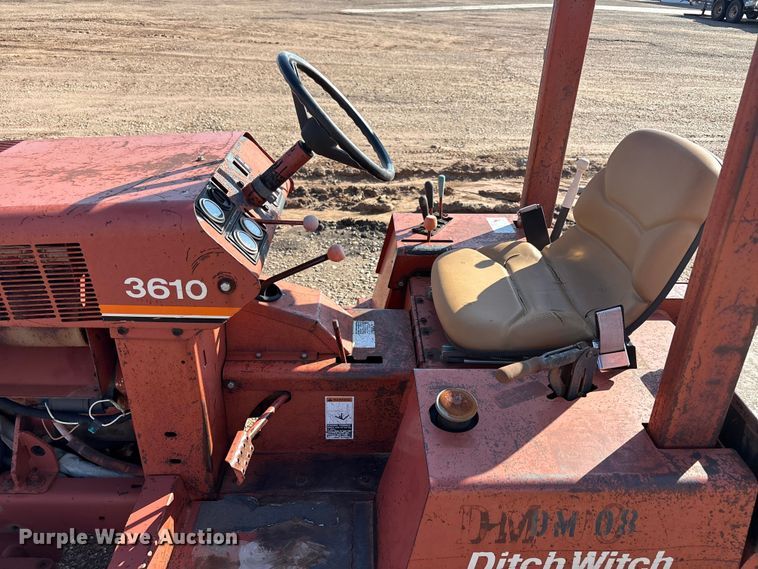 image for item EF6113 1995 Ditch Witch 3610 trencher