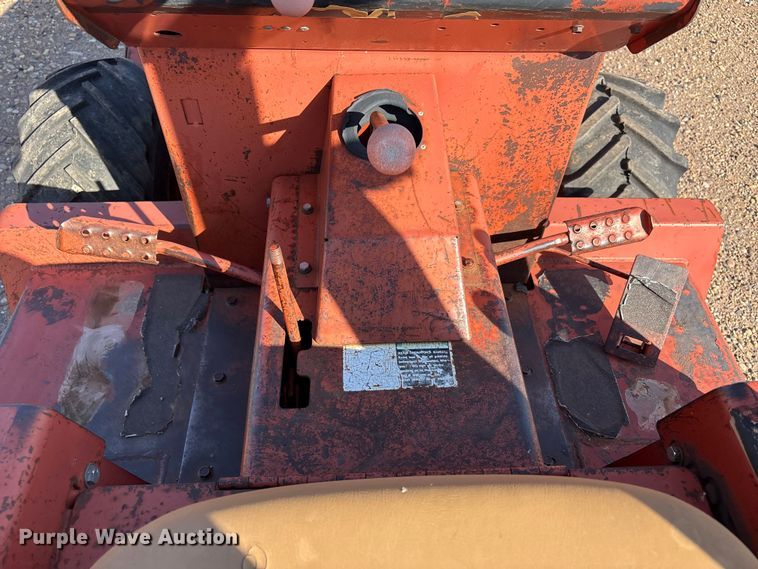 image for item EF6113 1995 Ditch Witch 3610 trencher