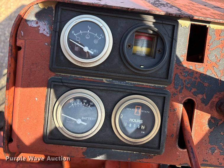 image for item EF6113 1995 Ditch Witch 3610 trencher