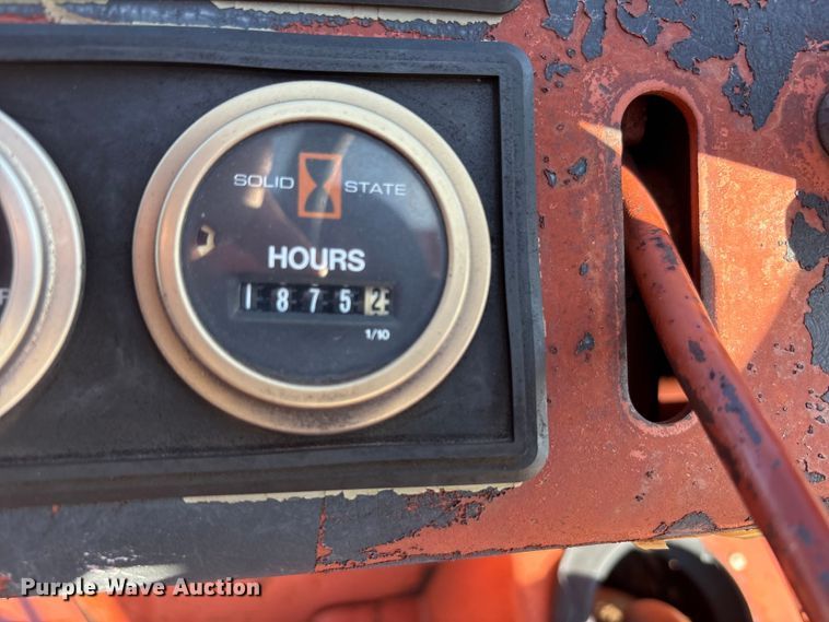 image for item EF6113 1995 Ditch Witch 3610 trencher