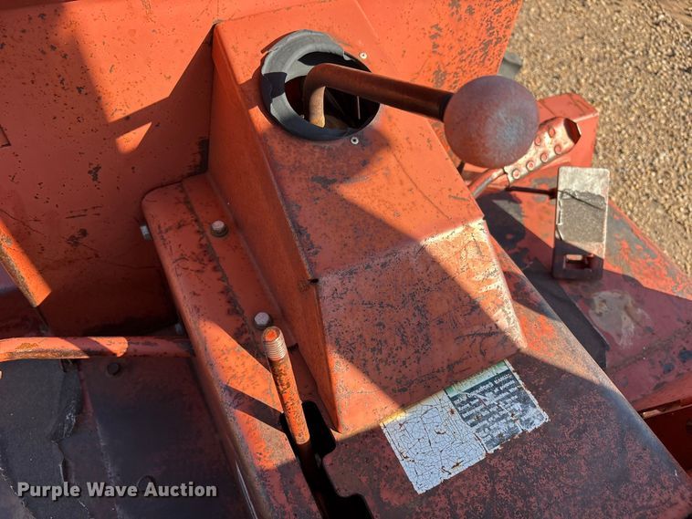 image for item EF6113 1995 Ditch Witch 3610 trencher