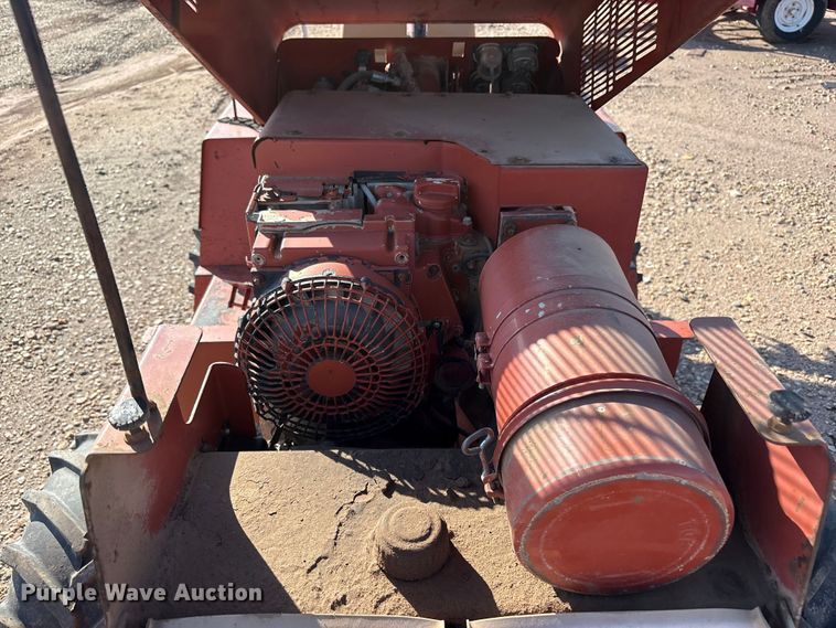 image for item EF6113 1995 Ditch Witch 3610 trencher