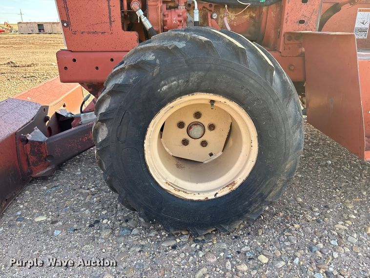 image for item EF6113 1995 Ditch Witch 3610 trencher