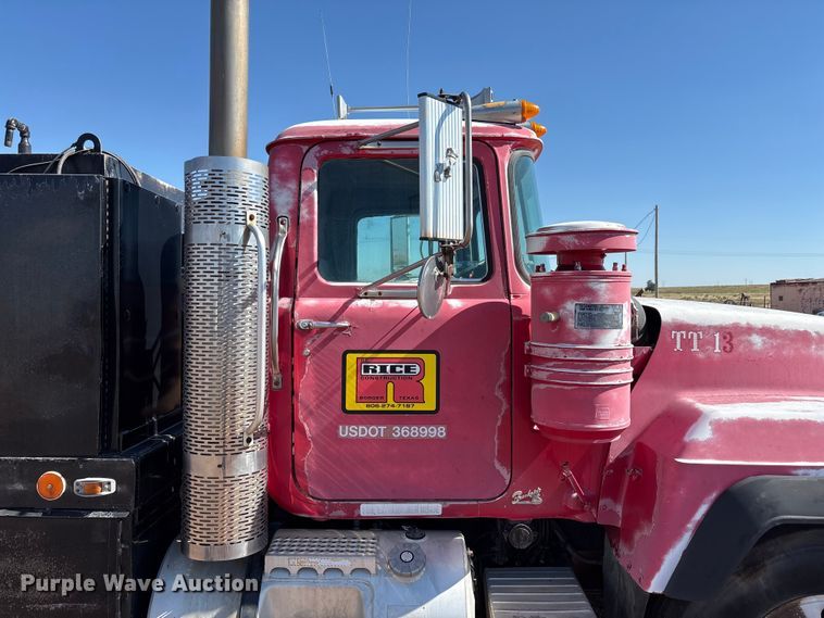 image for item EF6114 1992 Mack RD688S fuel / lube truck