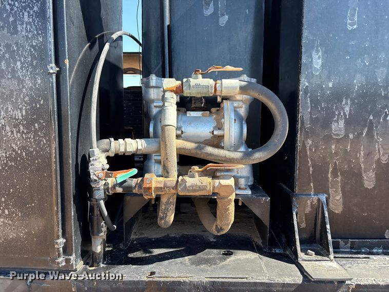 image for item EF6114 1992 Mack RD688S fuel / lube truck