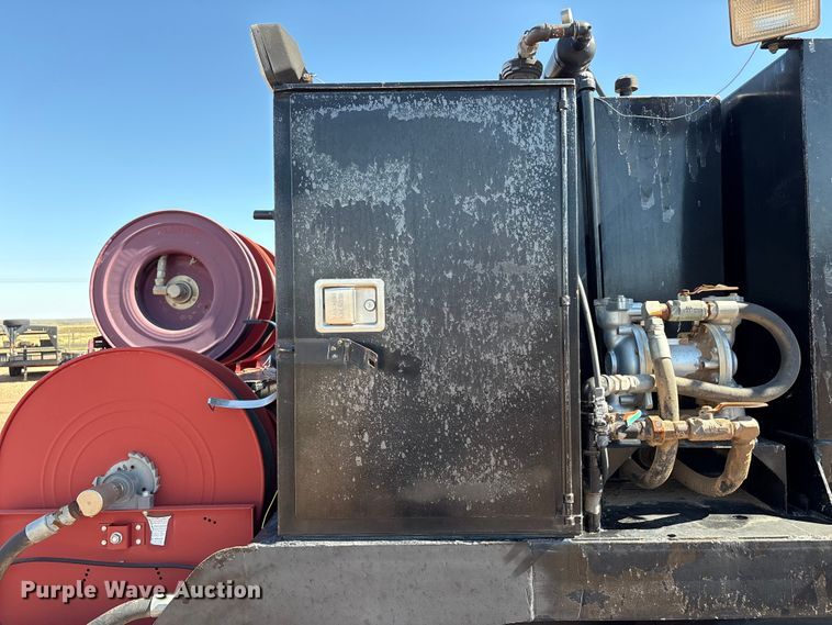 image for item EF6114 1992 Mack RD688S fuel / lube truck