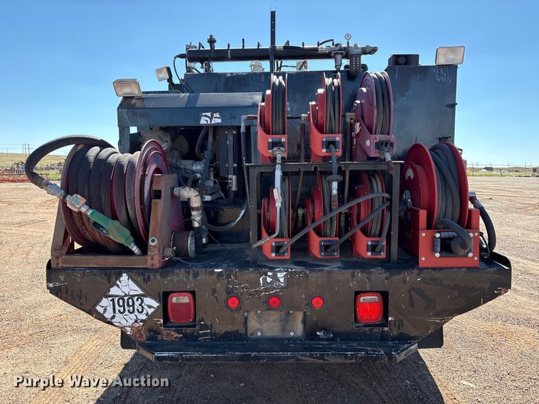 image for item EF6114 1992 Mack RD688S fuel / lube truck