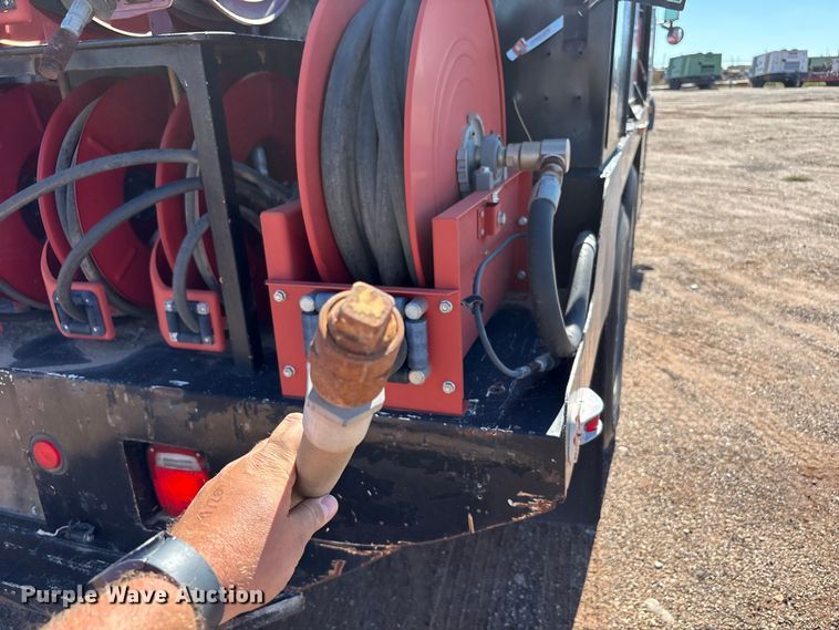 image for item EF6114 1992 Mack RD688S fuel / lube truck