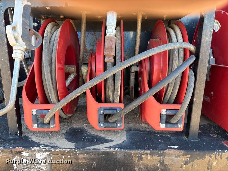 image for item EF6114 1992 Mack RD688S fuel / lube truck