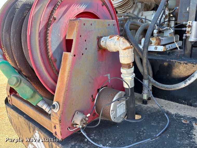 image for item EF6114 1992 Mack RD688S fuel / lube truck