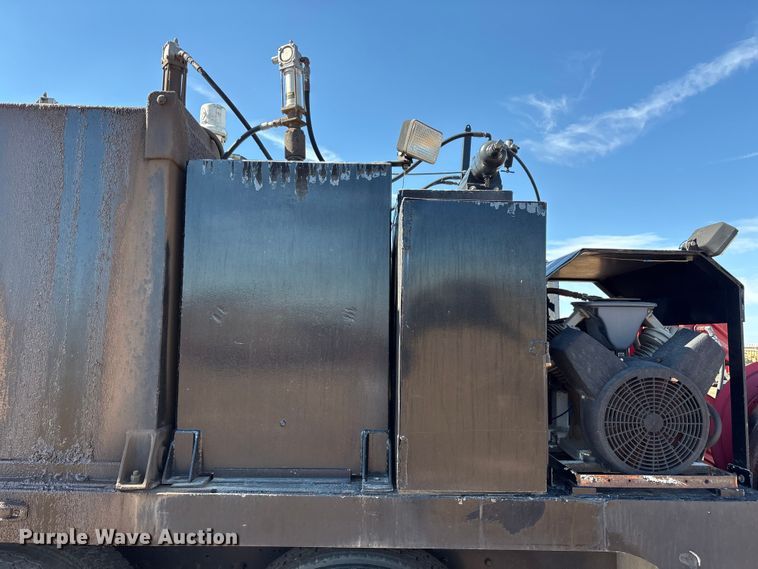 image for item EF6114 1992 Mack RD688S fuel / lube truck