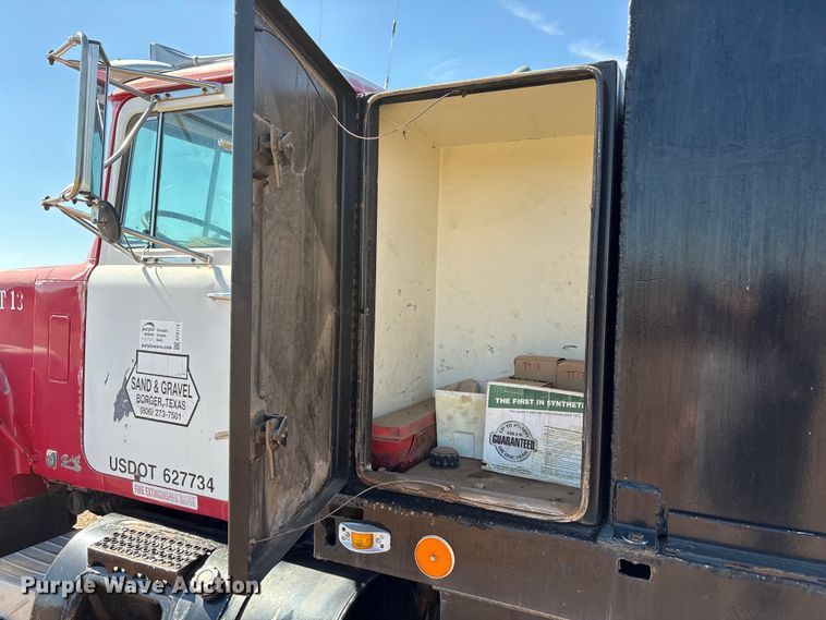 image for item EF6114 1992 Mack RD688S fuel / lube truck