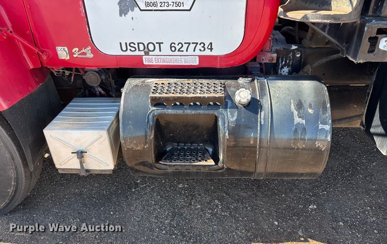 image for item EF6114 1992 Mack RD688S fuel / lube truck