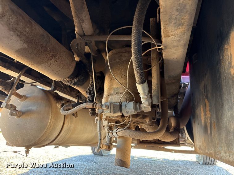 image for item EF6114 1992 Mack RD688S fuel / lube truck