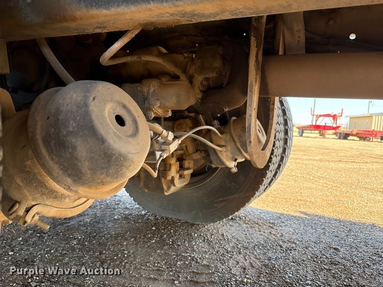 image for item EF6114 1992 Mack RD688S fuel / lube truck