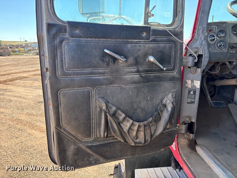 image for item EF6114 1992 Mack RD688S fuel / lube truck