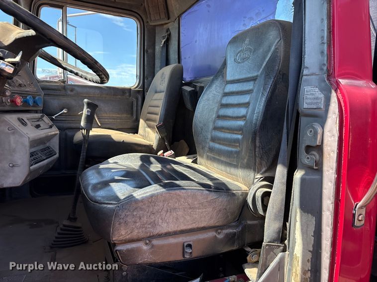 image for item EF6114 1992 Mack RD688S fuel / lube truck