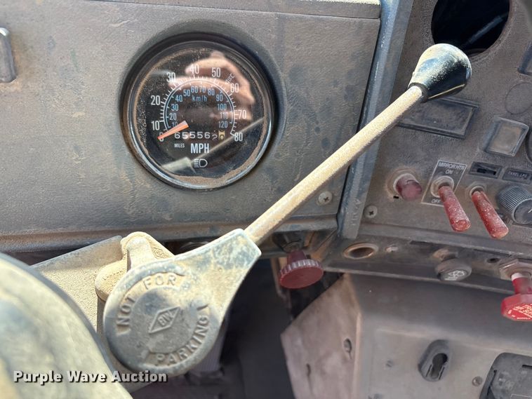 image for item EF6114 1992 Mack RD688S fuel / lube truck