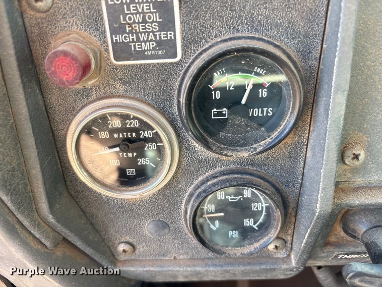 image for item EF6114 1992 Mack RD688S fuel / lube truck