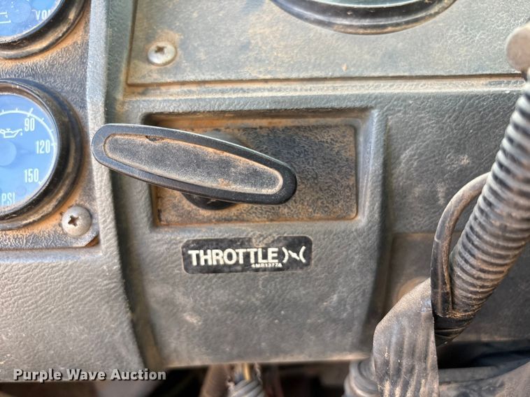 image for item EF6114 1992 Mack RD688S fuel / lube truck