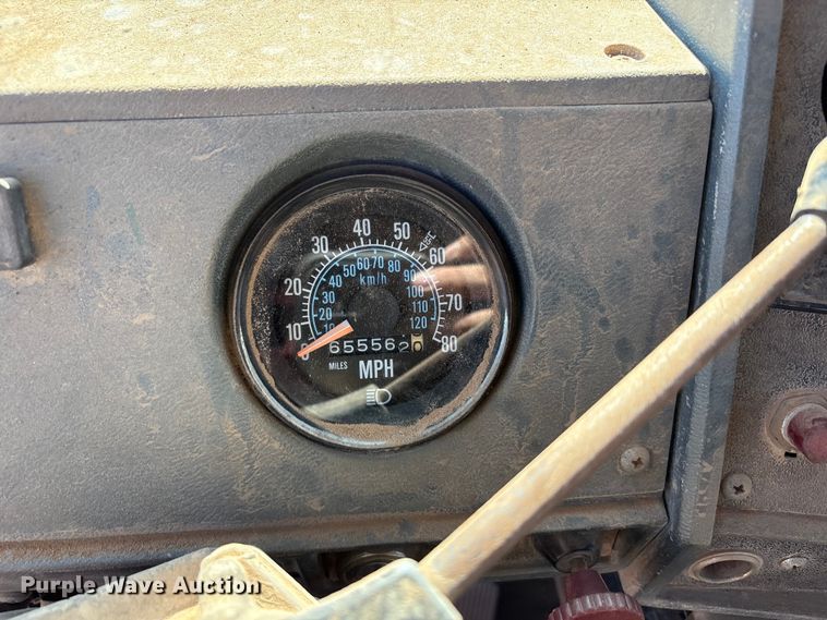 image for item EF6114 1992 Mack RD688S fuel / lube truck