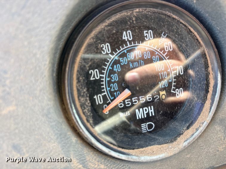 image for item EF6114 1992 Mack RD688S fuel / lube truck