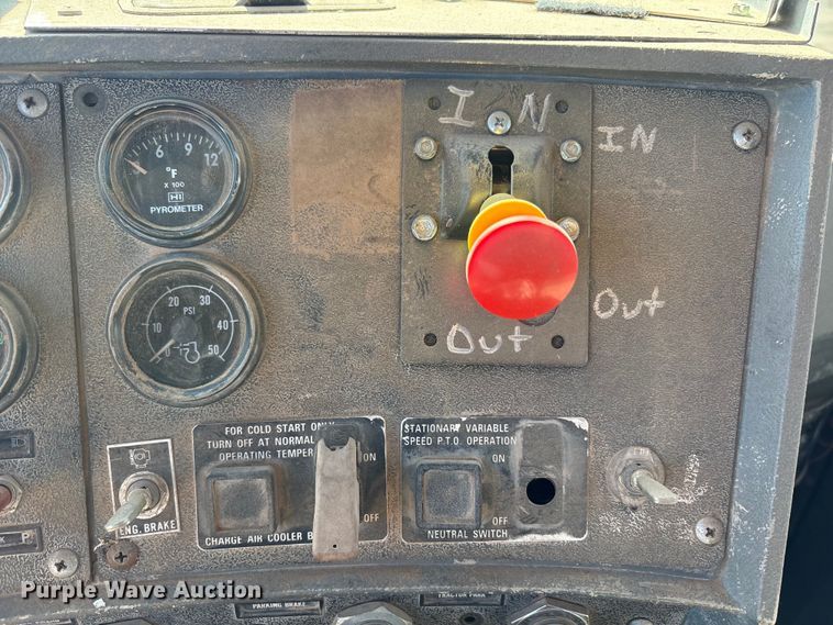 image for item EF6114 1992 Mack RD688S fuel / lube truck