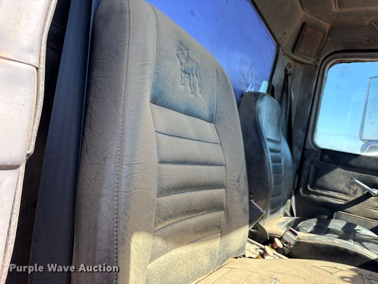 image for item EF6114 1992 Mack RD688S fuel / lube truck