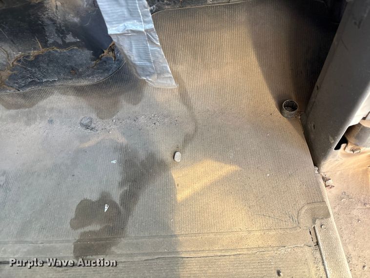 image for item EF6114 1992 Mack RD688S fuel / lube truck