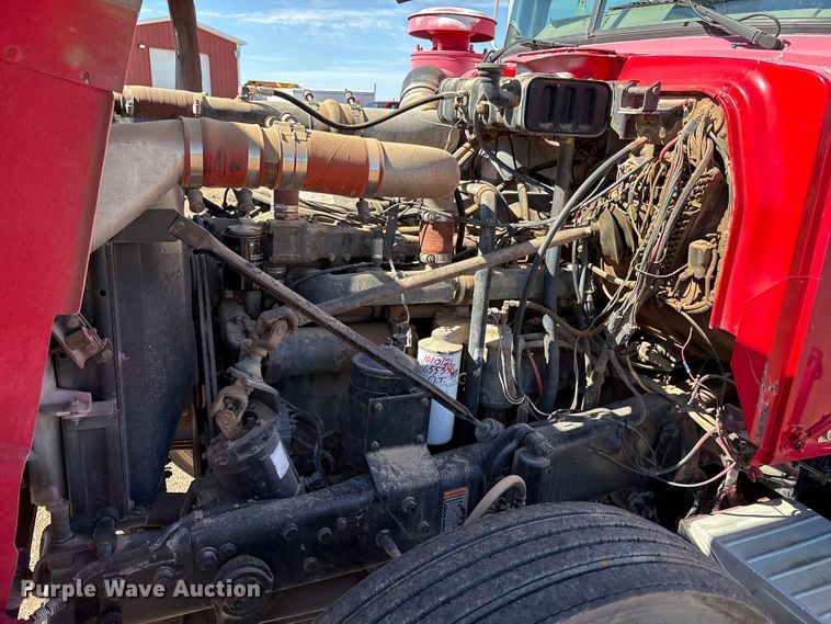 image for item EF6114 1992 Mack RD688S fuel / lube truck