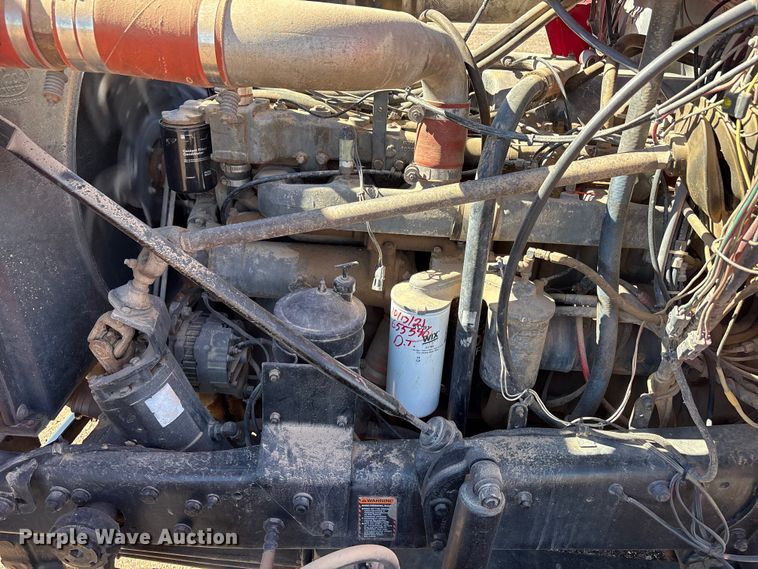 image for item EF6114 1992 Mack RD688S fuel / lube truck