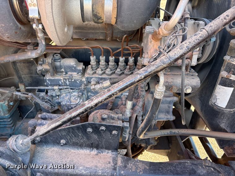 image for item EF6114 1992 Mack RD688S fuel / lube truck